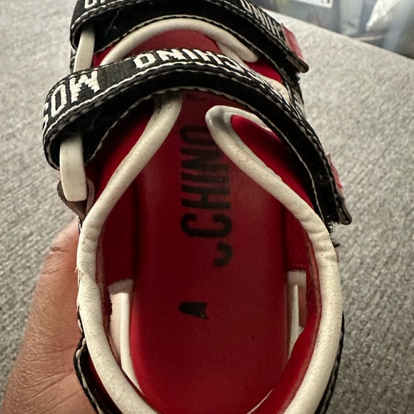 Kids Moschino logo print touch strap sandals - Picture 4 of 6